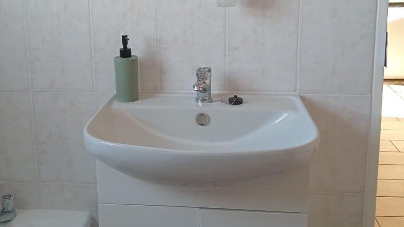 1 Bedroom Property for Sale in Middedorp Western Cape
